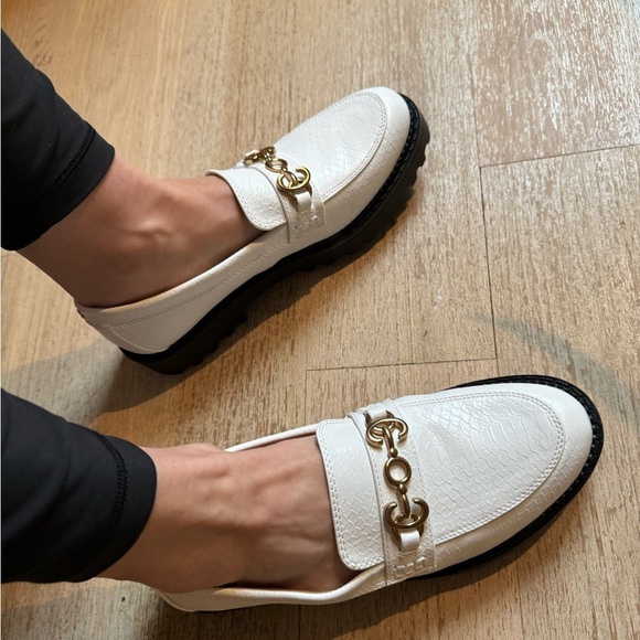 NWOT Sold Out Sam Edelman Alligator White Chunky Loafers - Picture 2 of 3
